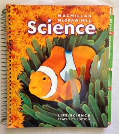 Life Science 4: Book 1 of 3 [Spiral-bound] Lucy Daniel