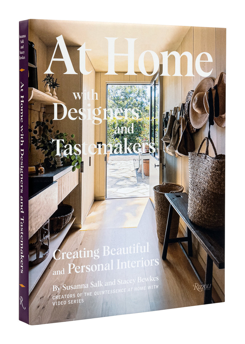 At Home with Designers and Tastemakers:Creating Beautiful and Personal Interiors