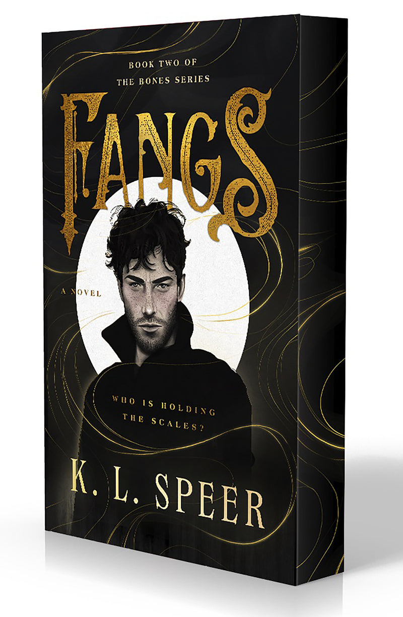 Fangs:A Novel